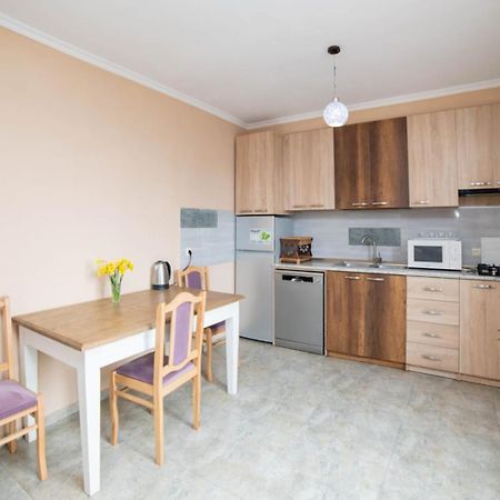 Guest House Kavkasioni 33 テラヴィ エクステリア 写真