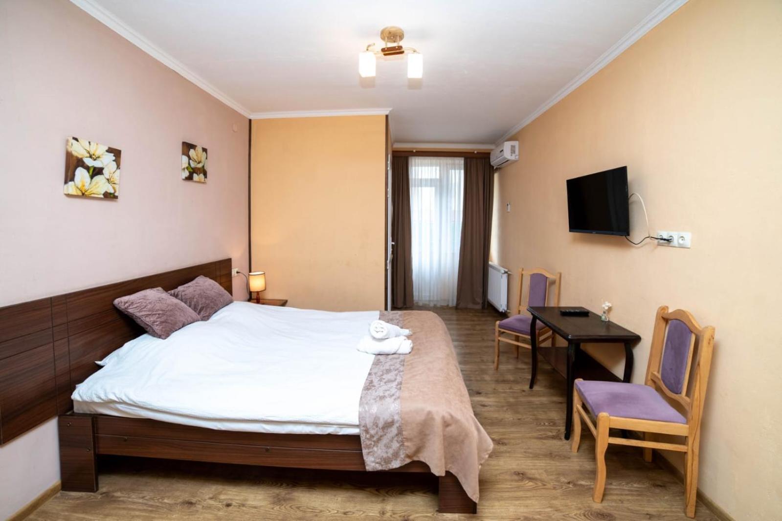 Guest House Kavkasioni 33 テラヴィ エクステリア 写真